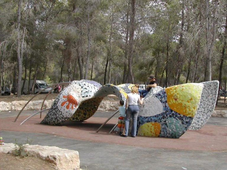 החרגול, הנמלה והלטאה. יער המלאכים