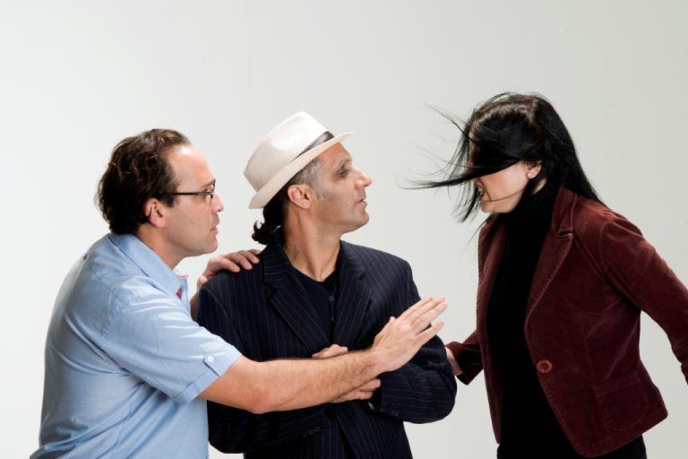 סקופ – מחזה אפוקליפטי
