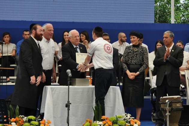 מתנדב מד"א אביגדור דרקסלר נבחר למצטיין מטעם נשיא המדינה