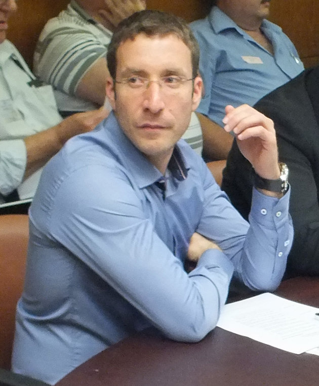 השחקנית סופי צדקה בדמעות: קופ"ח סגרה דלתות, ואבא שלי שנדרש לשיקום, עבר מסכת ייסורים מטלטלת. היו"ר אלאלוף: השיקום במצב חמור ולא נשלט