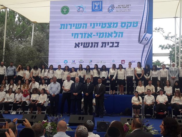 שלושה מתנדבי מד"א מהשירות הלאומי והאזרחי קיבלו אות הצטיינות מנשיא המדינה