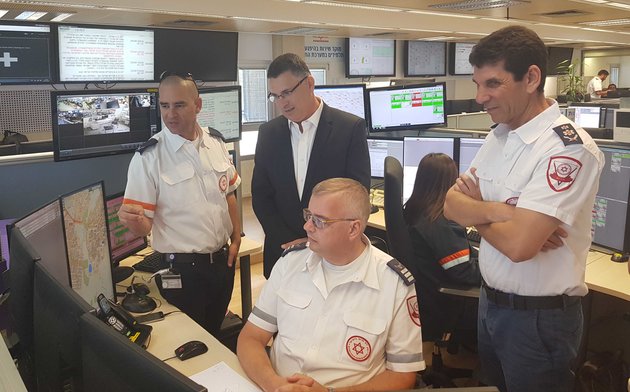 השר לשעבר ובכיר הליכוד גדעון סער ביקר במד"א
