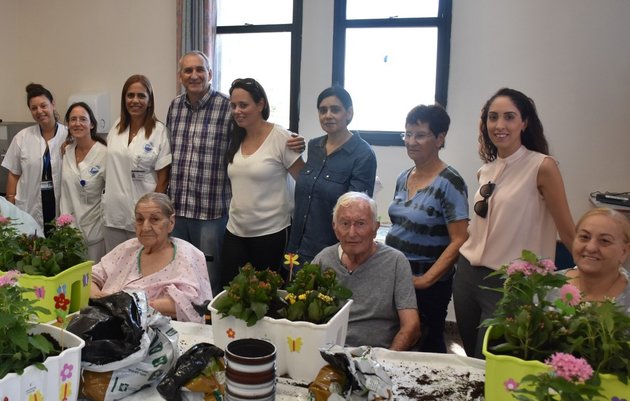 צמח מפעלים מאמצים את המחלקה הגריאטרית