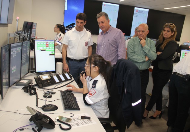 ראש עיריית קריית אונו בביקור במוקד הלאומי של מד"א