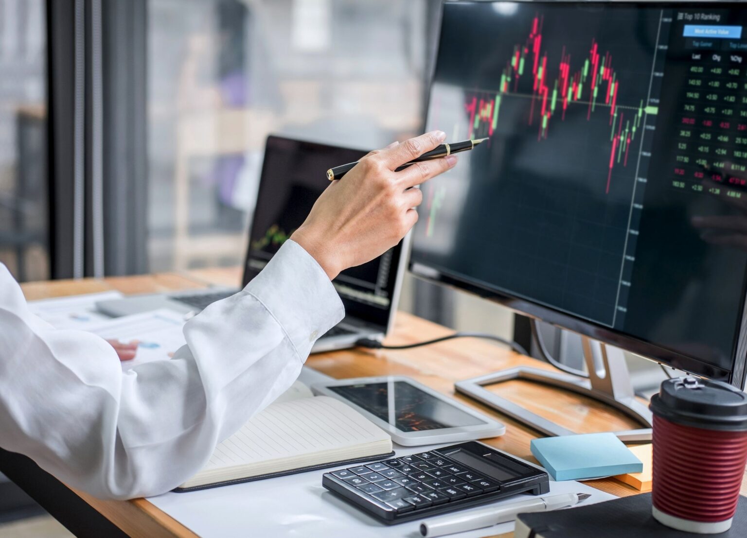 האינרציה החיובית בשוק ההון המקומי: מדוע קרנות ההשתלמות ממשיכות ליהנות מזינוק חד בביצועים?