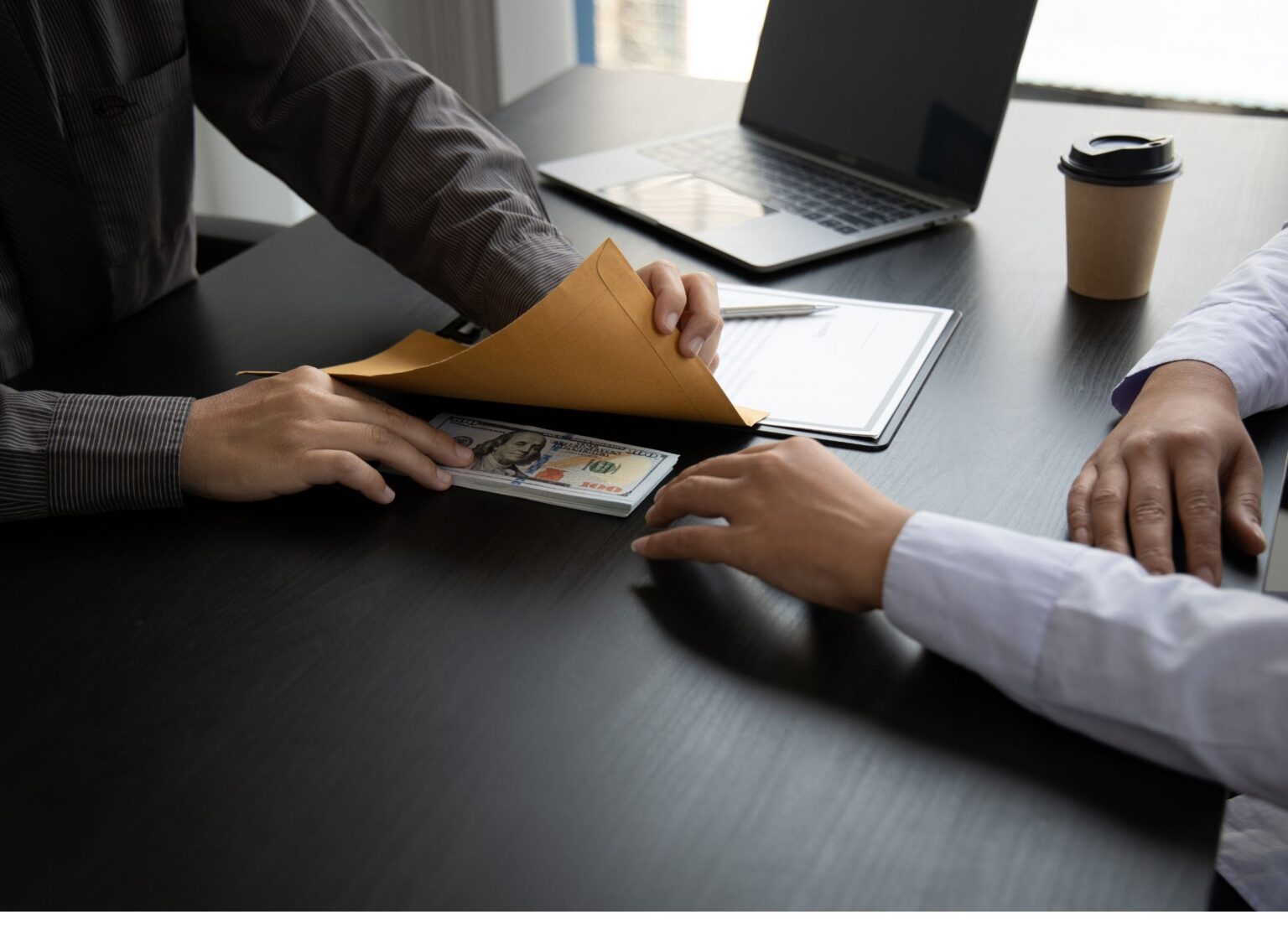 הלם במערכת: עד מרכזי בפרשת השחיתות בהסתדרות שם קץ לחייו; ההתפתחות הטרגית מעלה סימני שאלה על היקף הלחצים בחקירת "יד לוחצת יד"